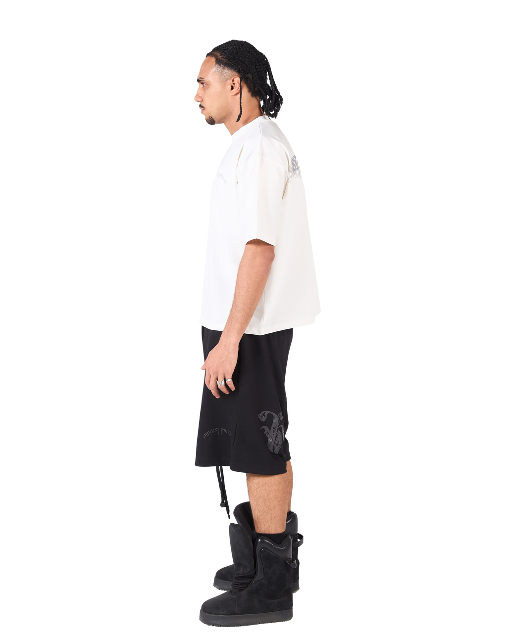 BLACK SEVENTSEVEN SHORTS
