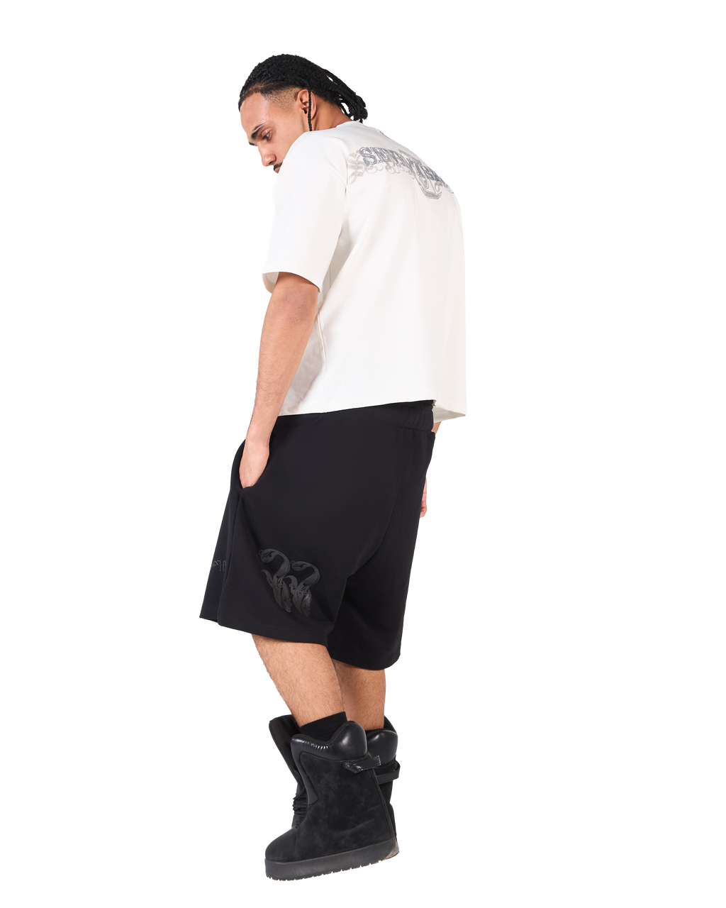 SEVENTSEVEN WHITE T-SHIRT X  BLACK SHORTS