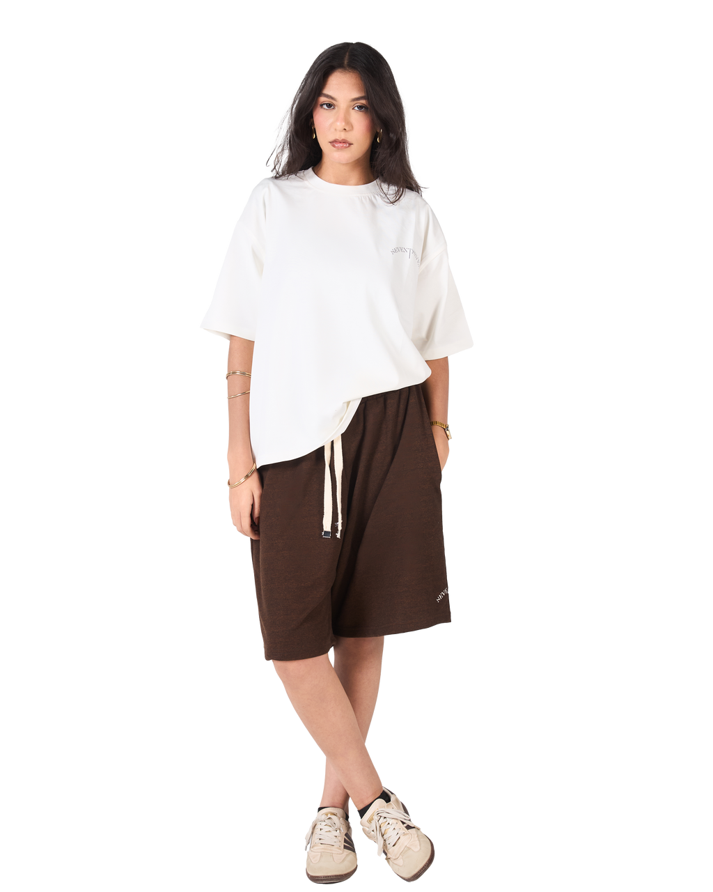 SEVENTSEVEN WHITE T-SHIRT X BROWN SHORT