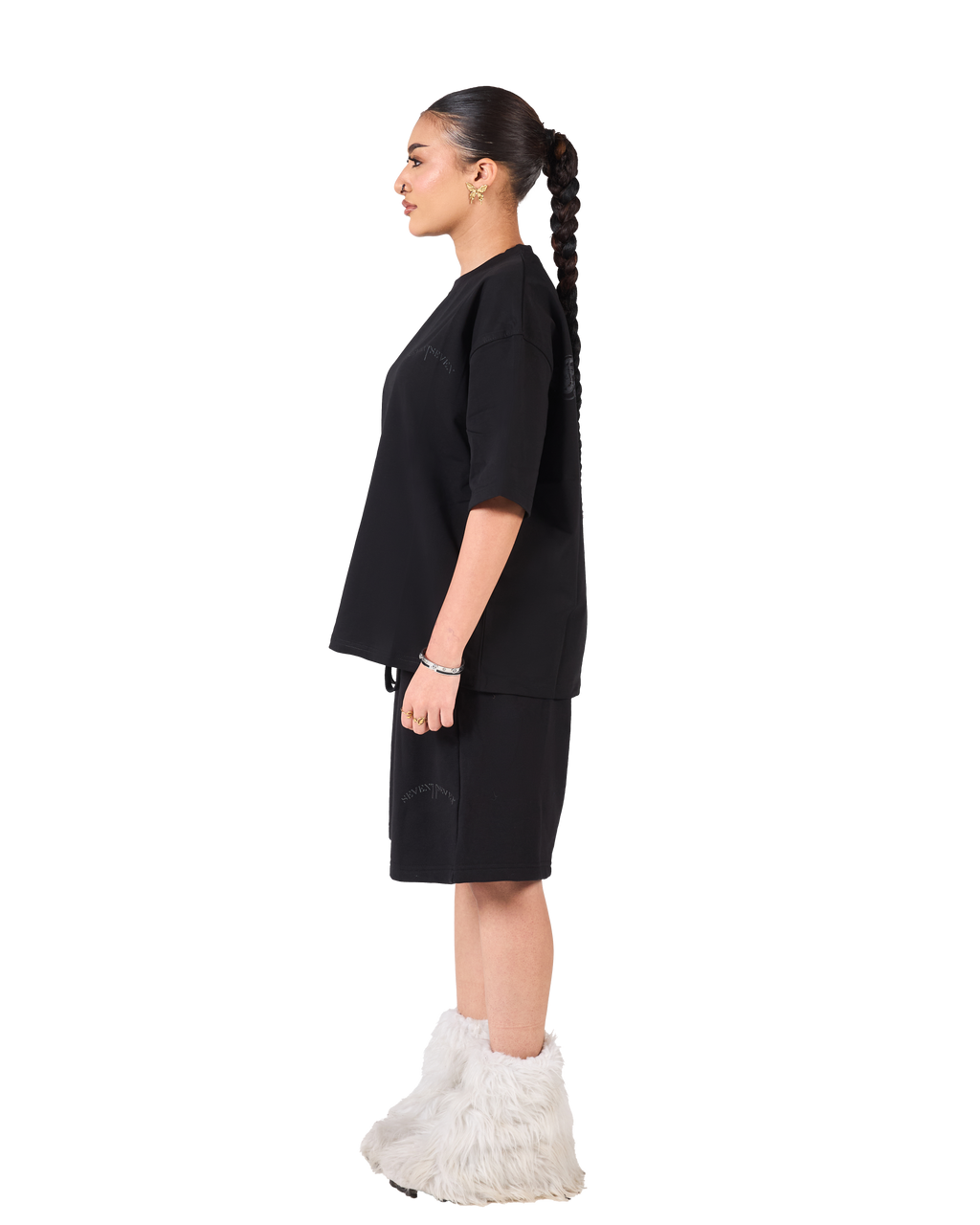 SEVENTSEVEN BLACK T-SHIRT X BLACK SHORT